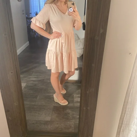 Light peach flowy soft material dress - Picture 3 of 4